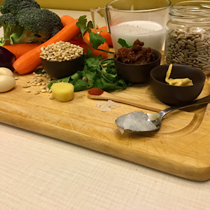 VEGAN CARROT SALAD WITH SUNFLOWER SEEDS & SOUP