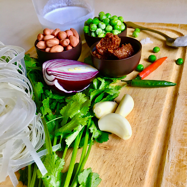 VEGAN RICE NOODLES WITH CILANTRO, CHILLIES & GREEN PEAS