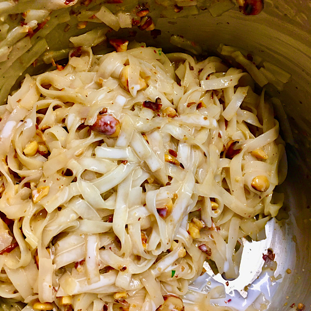 VEGAN RICE NOODLES WITH CILANTRO, CHILLIES & GREEN PEAS