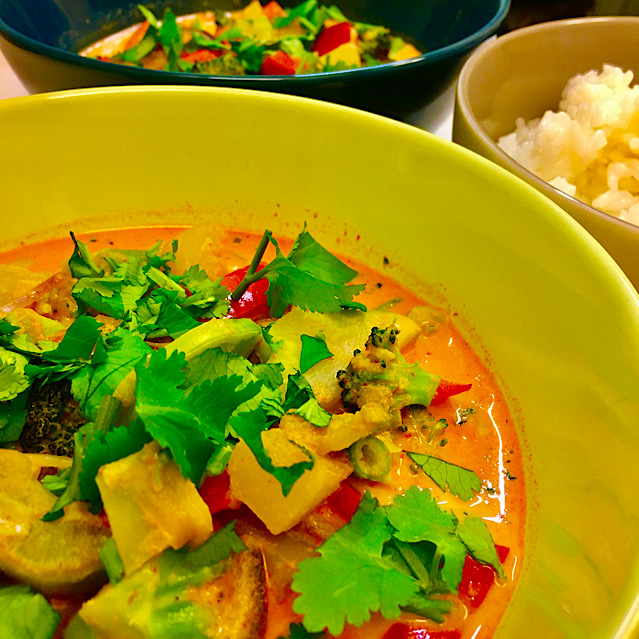 VEGAN RED CURRY WITH RICE & VEGGIES