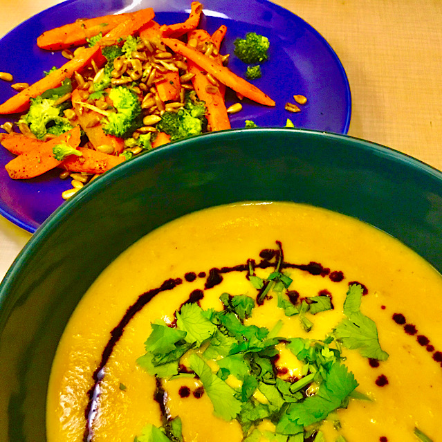 VEGAN CARROT SALAD WITH SUNFLOWER SEEDS & SOUP