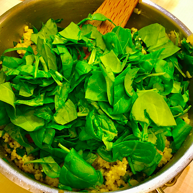 VEGAN SPINACH MILLETTO WITH RED BEANS & CHAMPIGNONS