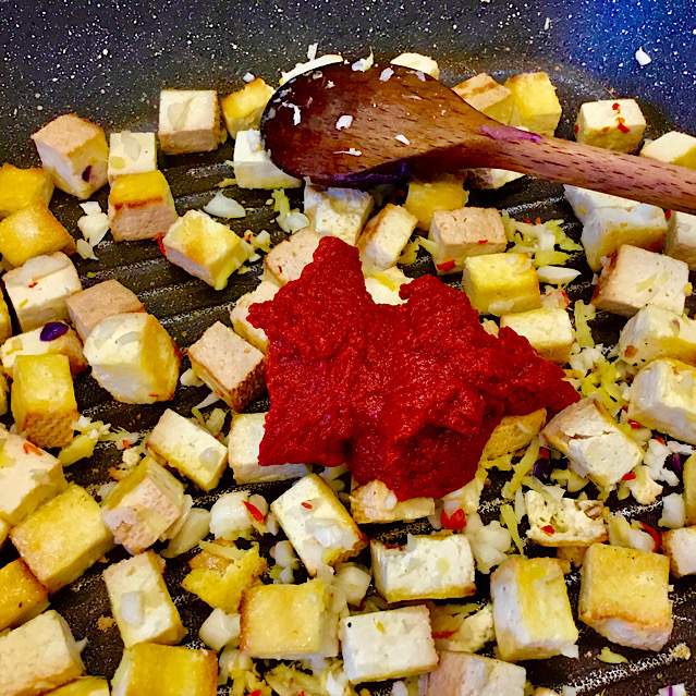 VEGAN STEAMED BUNS WITH CABBAGE STEW & TOFU