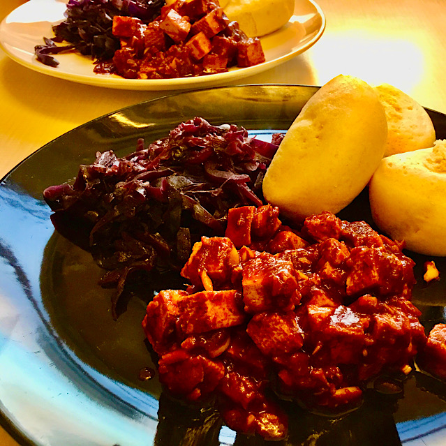 VEGAN STEAMED BUNS WITH CABBAGE STEW & TOFU