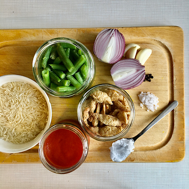 VEGAN RICE WITH SOYA CHUNKS & OTHER BEANS