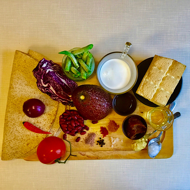 VEGAN TORTILLA WRAP WITH BEANS & AVOCADO