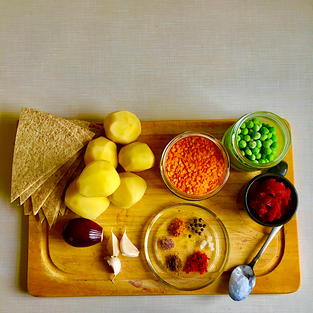 VEGAN PUFFY TORTILLAS WITH SAMOSA FILLING & RED LENTILS