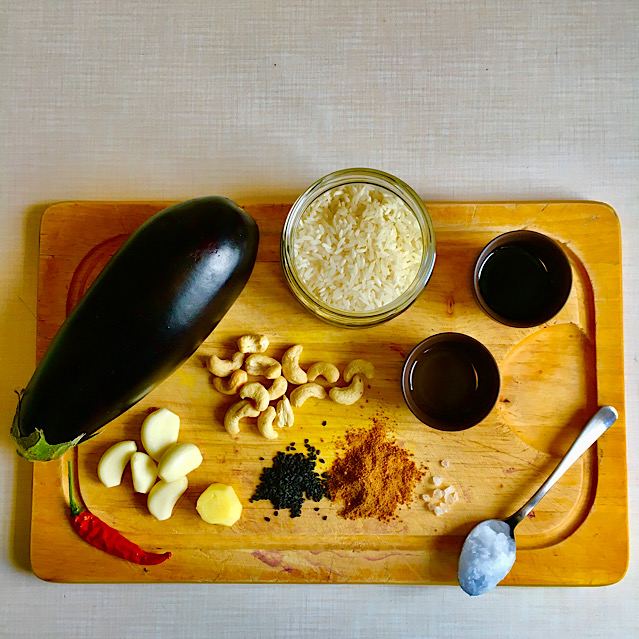 VEGAN SESAME RICE WITH SPICY AUBERGINE & CASHEWS