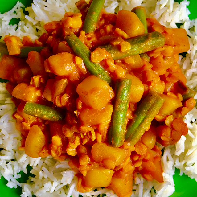 VEGAN LENTIL CURRY WITH PARSLEY & POTATOES