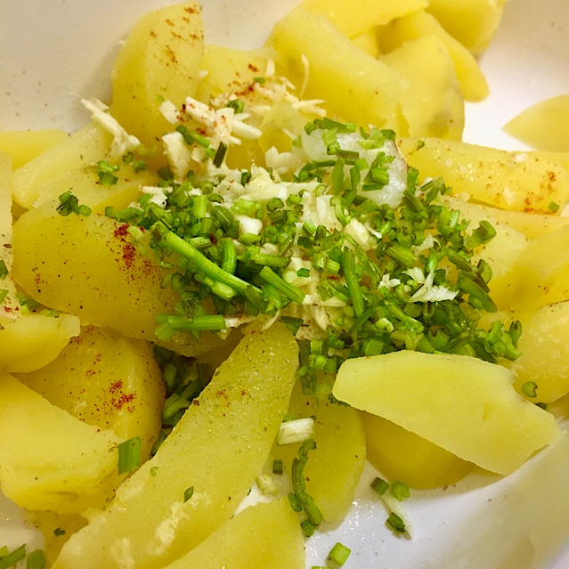 VEGAN GARLIC POTATOES WITH GRILLED PUMPKIN & SESAME