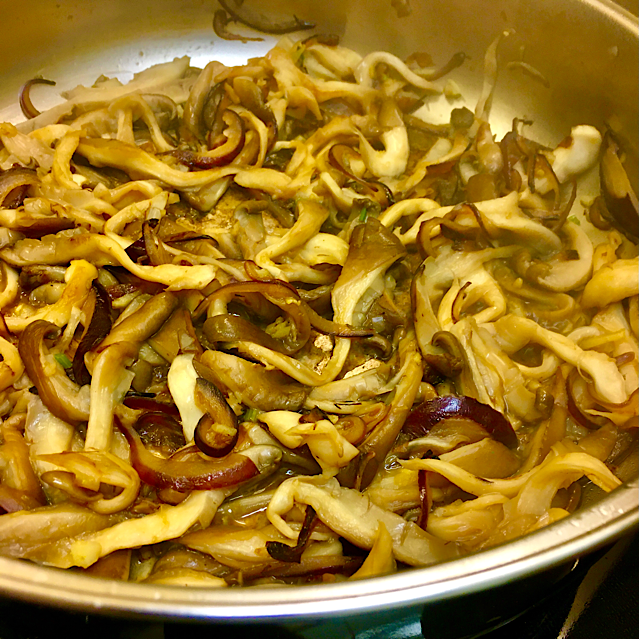 VEGAN PARSLEY ROOT MASH WITH OYSTER MUSHROOMS & RADISH SALAD