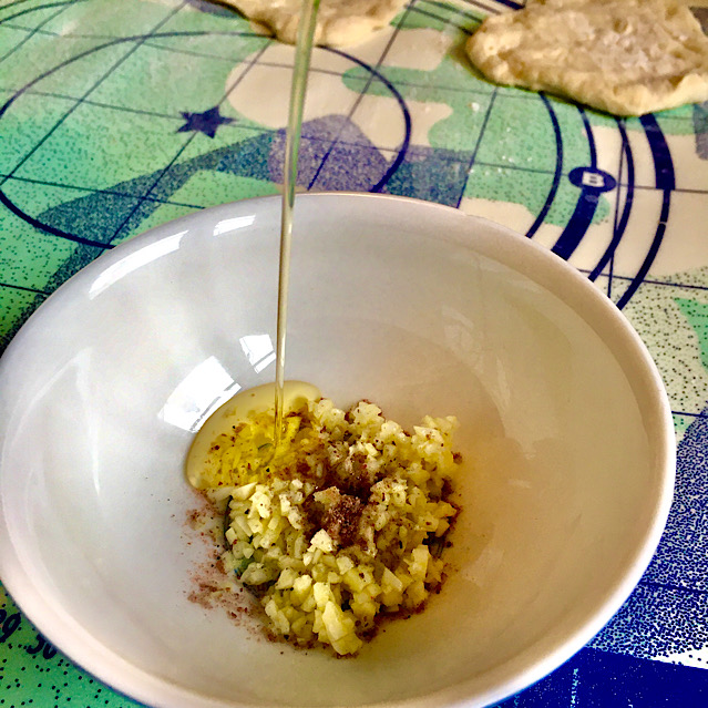 VEGAN NAAN BREAD WITH LENTILS & PUMPKIN