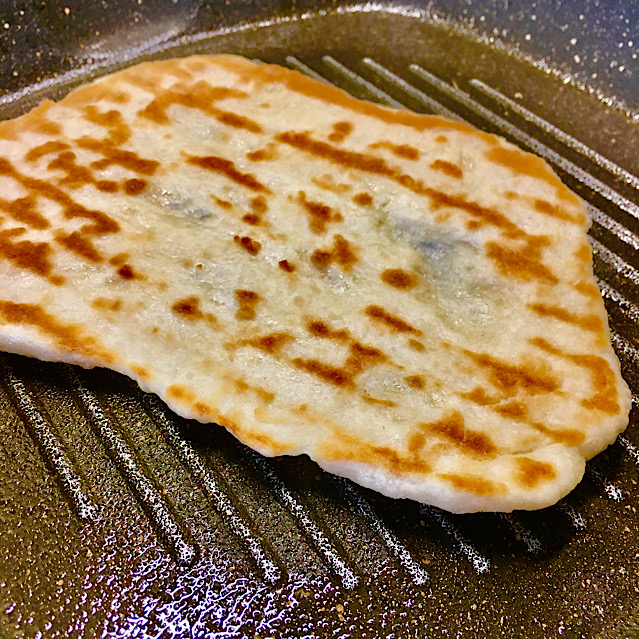 VEGAN NAAN BREAD WITH LENTILS & PUMPKIN